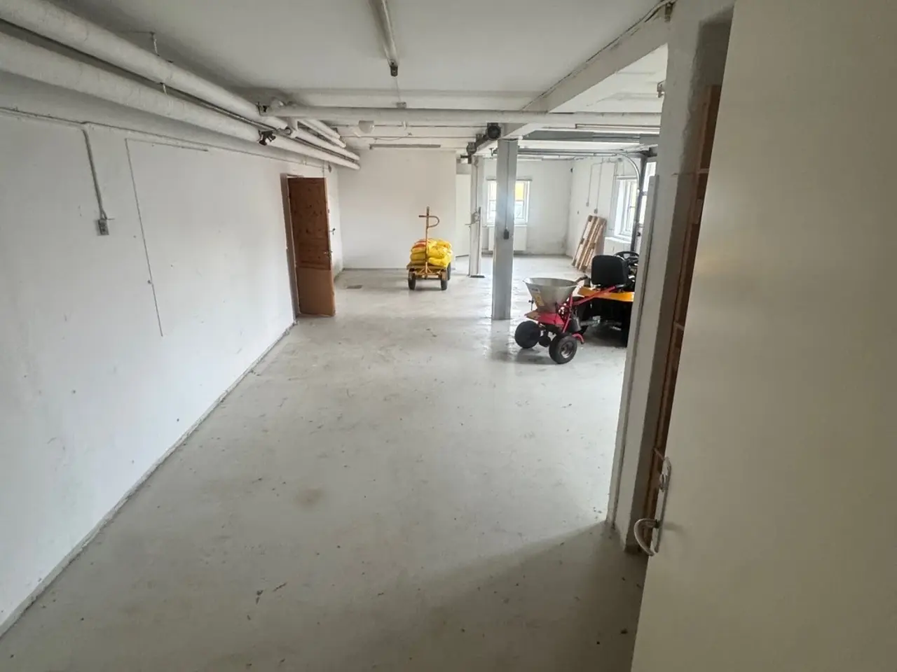 Billede 2 - LAGER / GARAGE / ERHVERV – MED EGEN PORT I HEDEHUSENE!