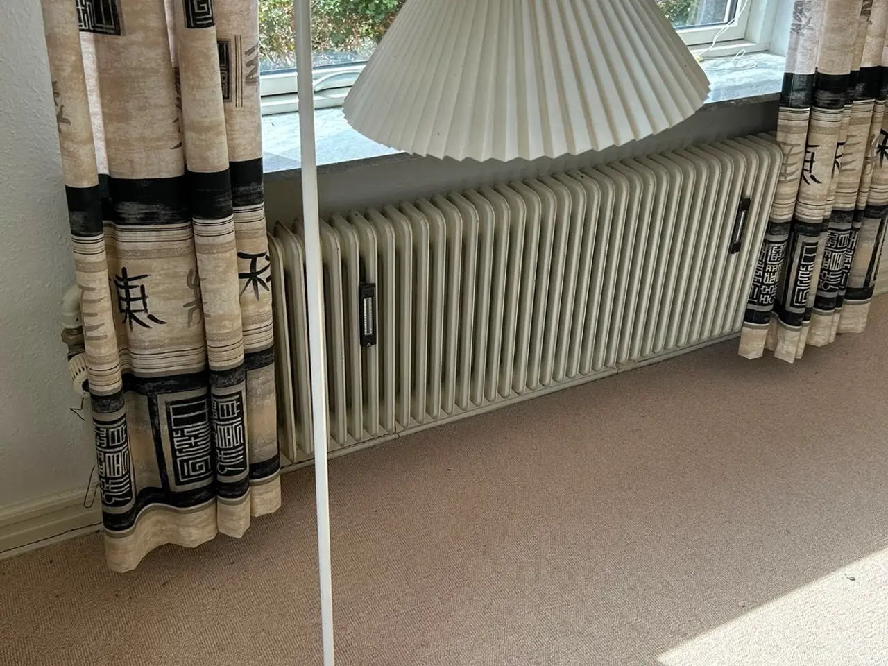 Billede 1 - Elegant Le Klint 368 gulvlampe – flot stand