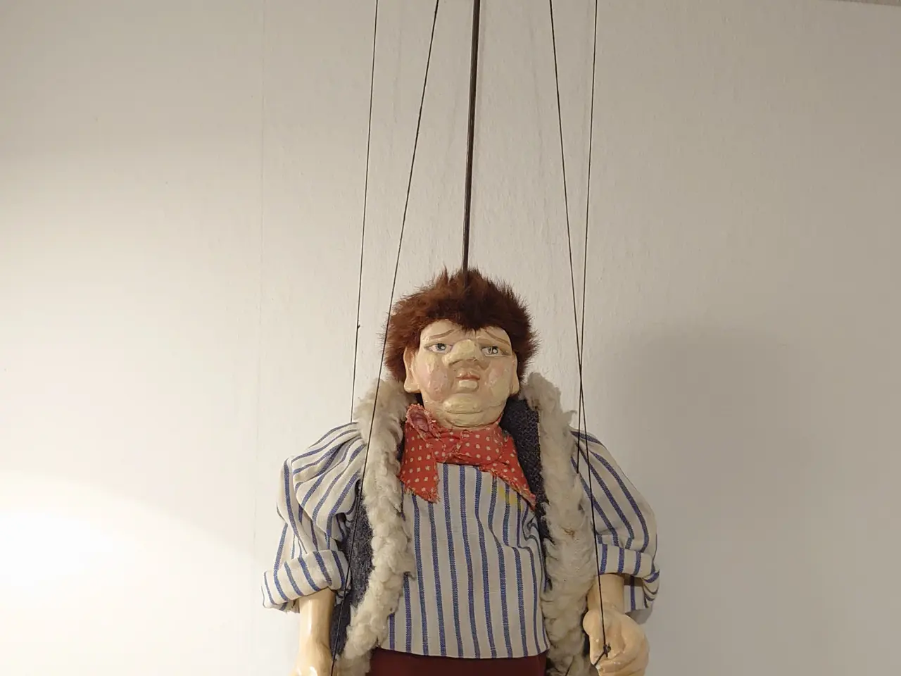 Billede 1 - Antik marionetdukke i gips, træ og stof.