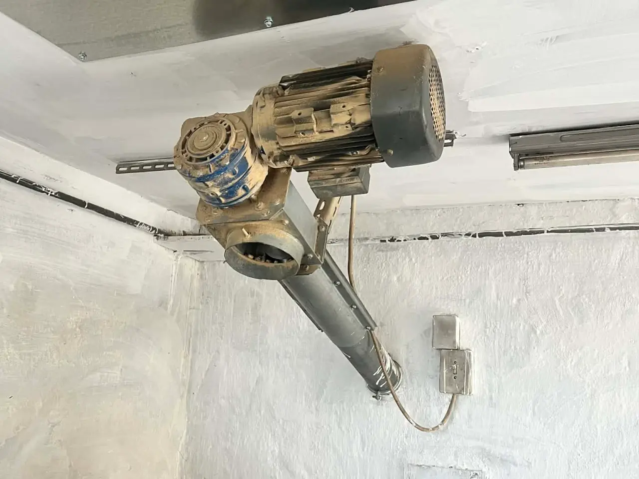 Billede 3 - Silo med snegl og motor