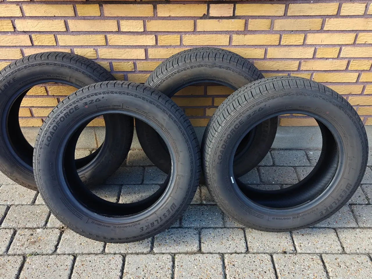 Billede 1 - Loadforce 326+ 215/60R17C