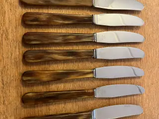 Raadvad knive med horn skaft