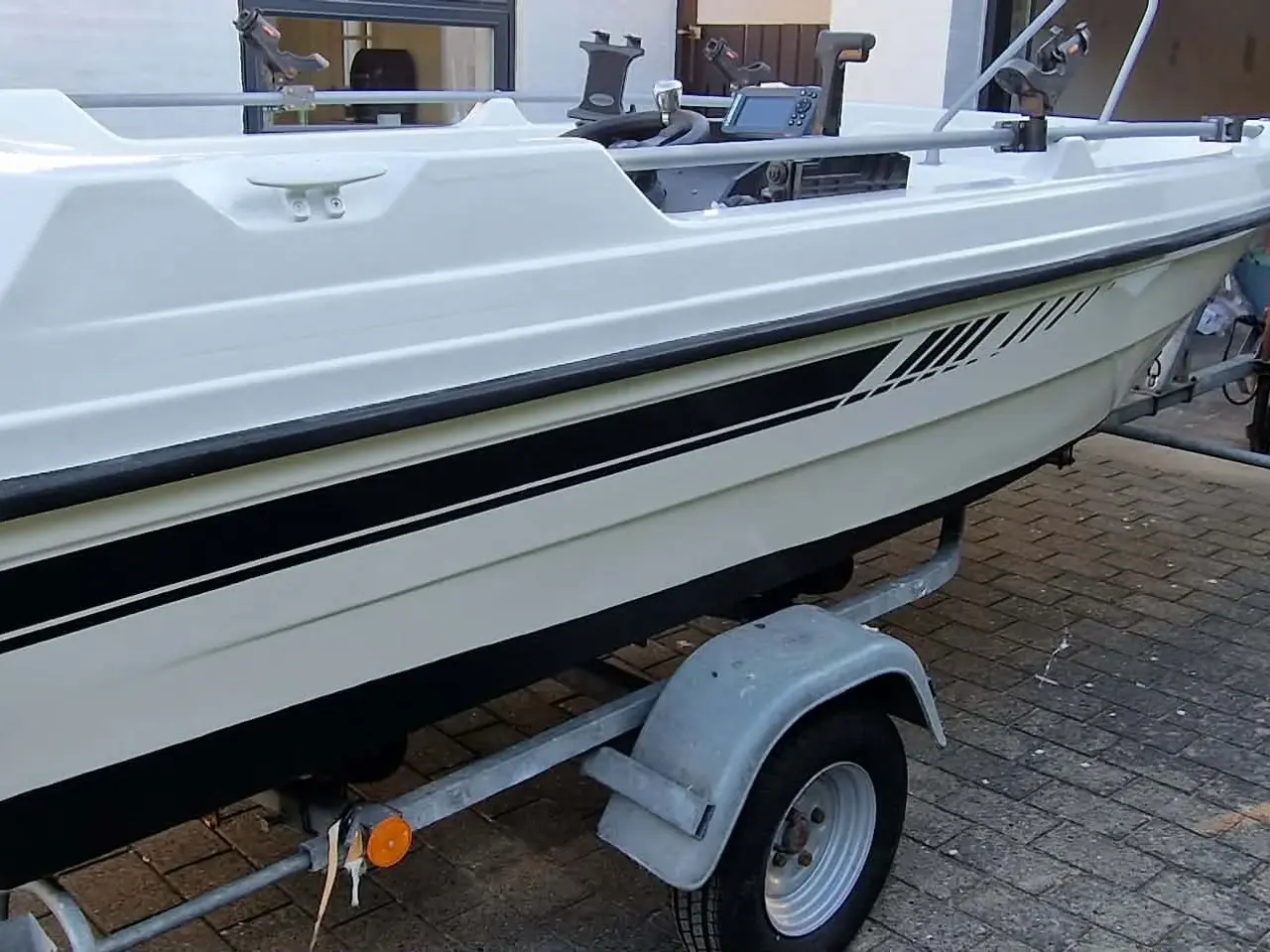Billede 1 - Jolly med ny motor