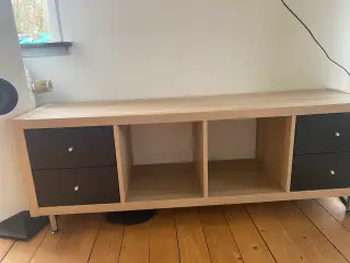 Flot TV Bord