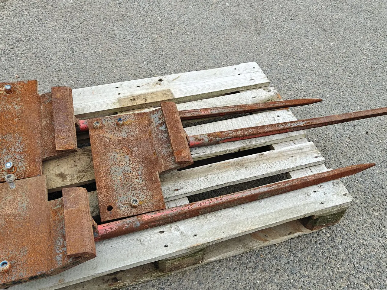 Billede 1 - - - - Halmspyd til montering i skovl