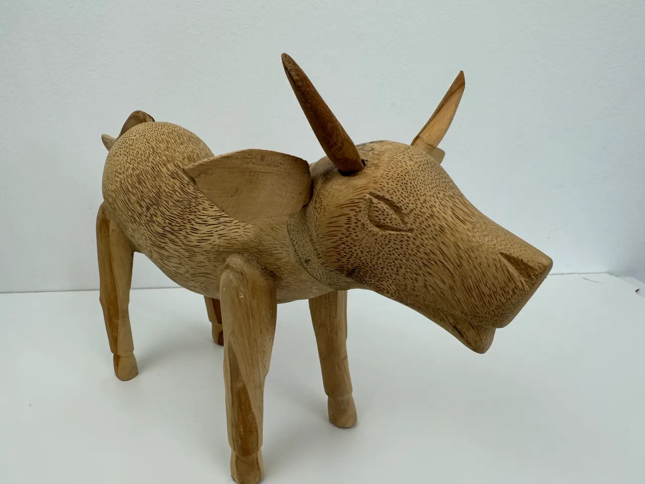 Billede 7 - Ko figur / skulptur i træ