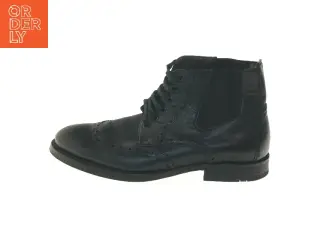 Sort lloyd herrestøvle med brogue detaljer fra Lloyd (str. 42 )