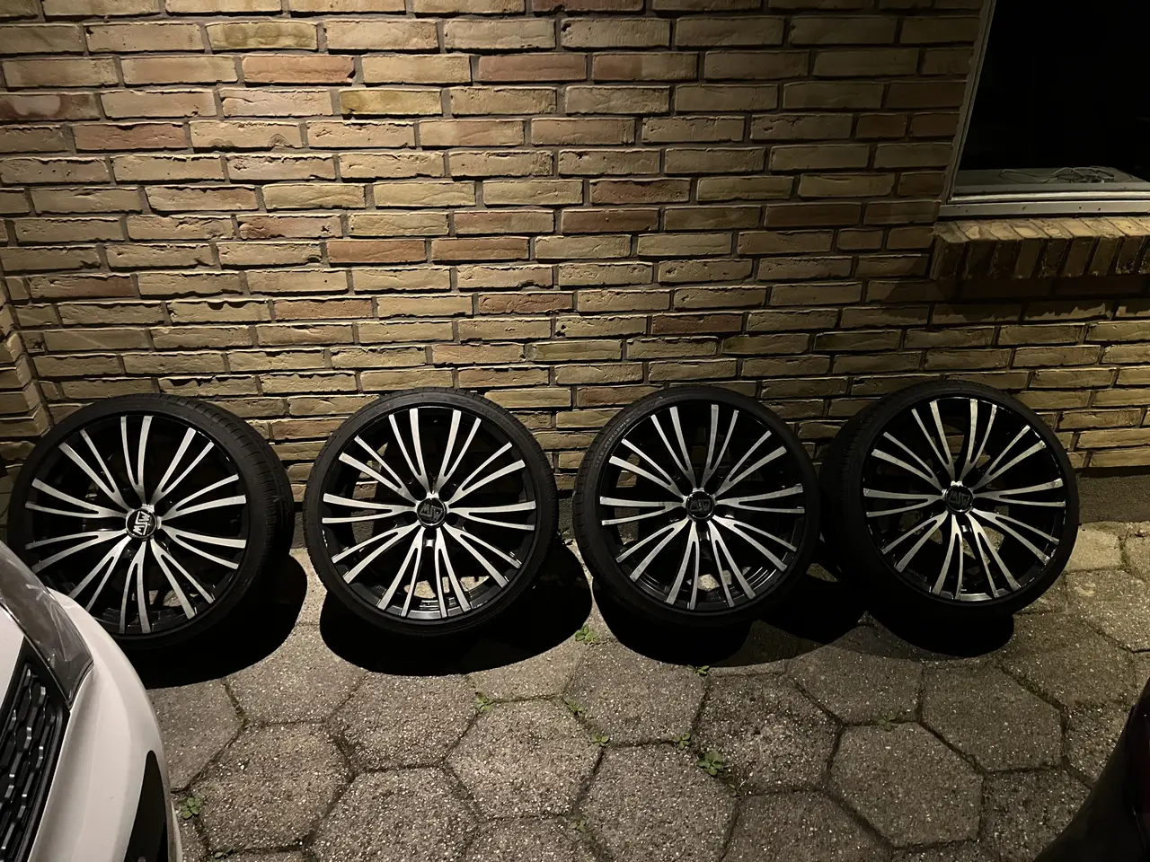 Billede 2 - Fox justerbar undervogn 18”alufælge