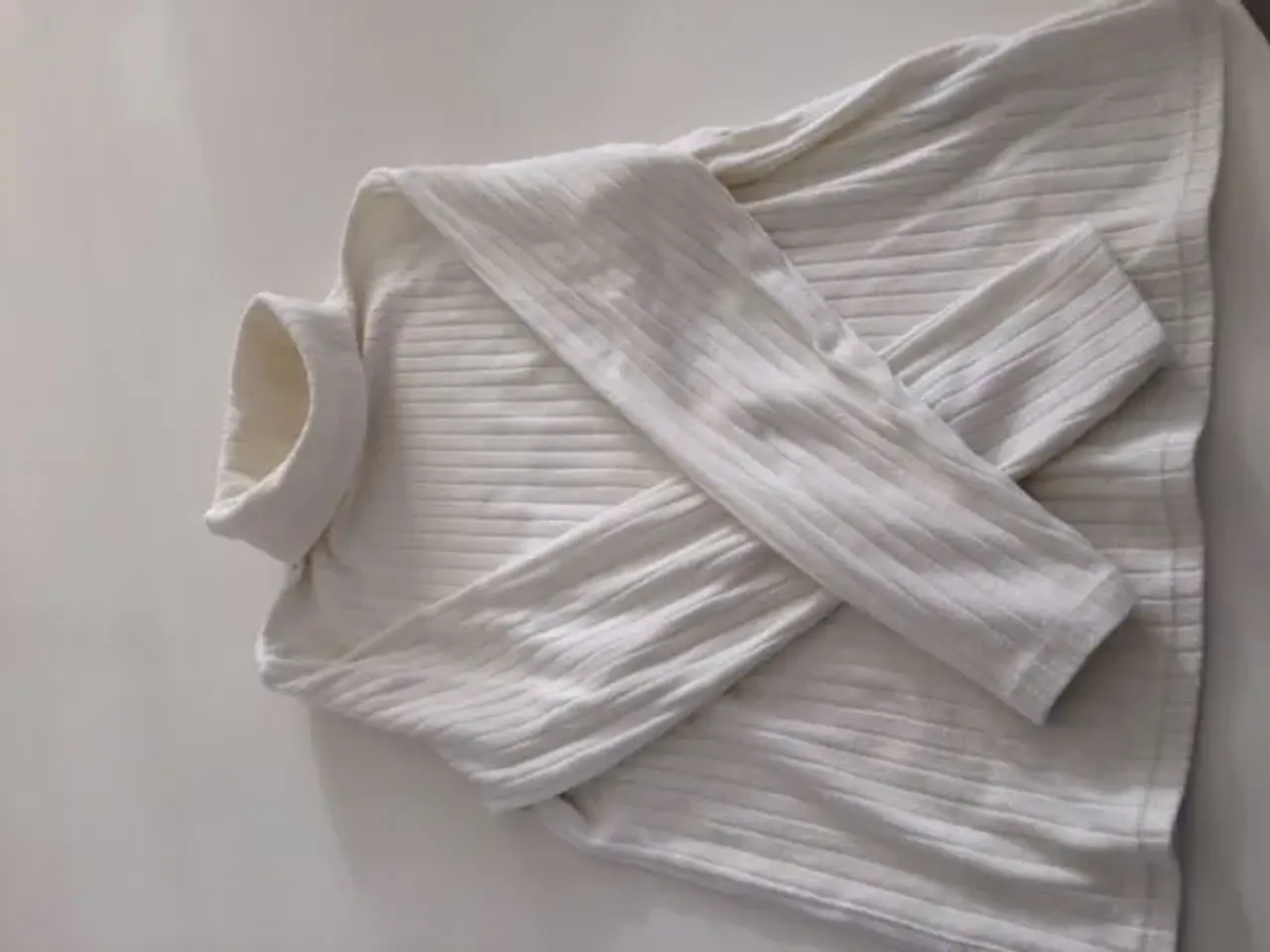 Billede 1 - Rullekrave fra Urban Outfitters
