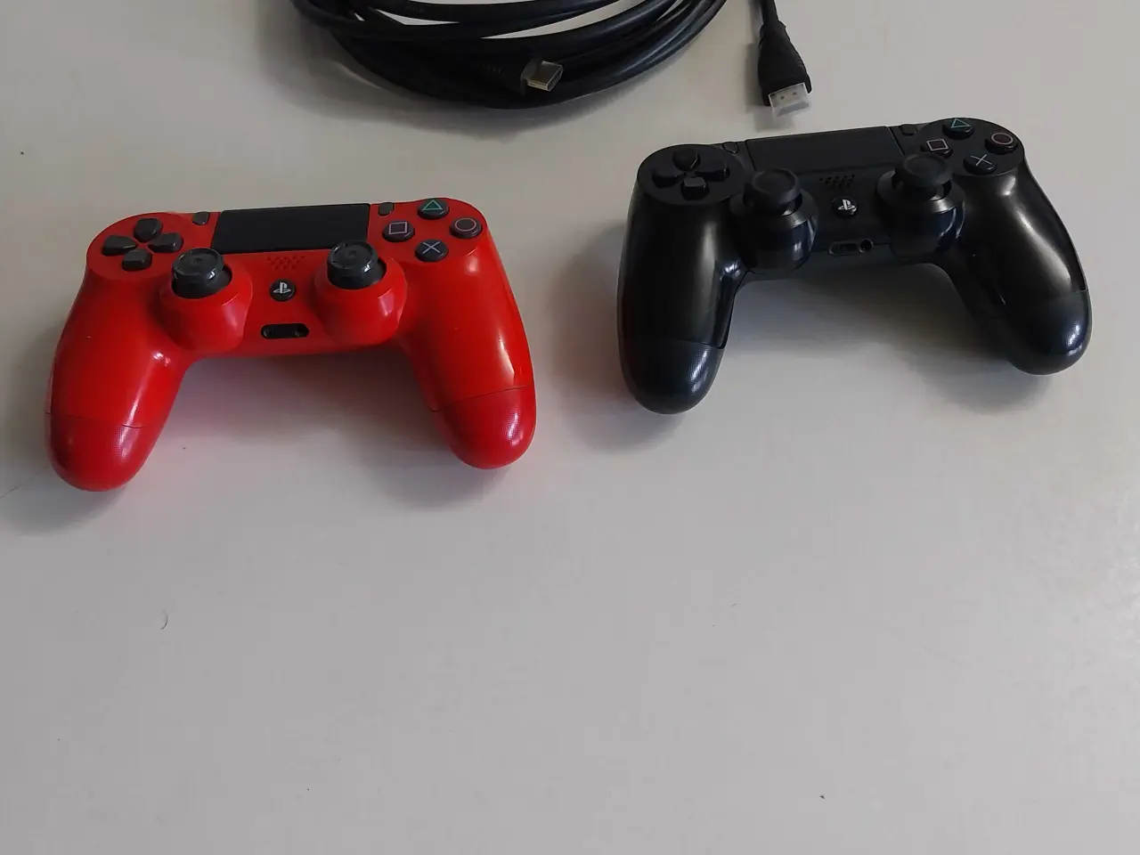 Billede 3 - 2 controllere til Playstation. 1 skærmkabel
