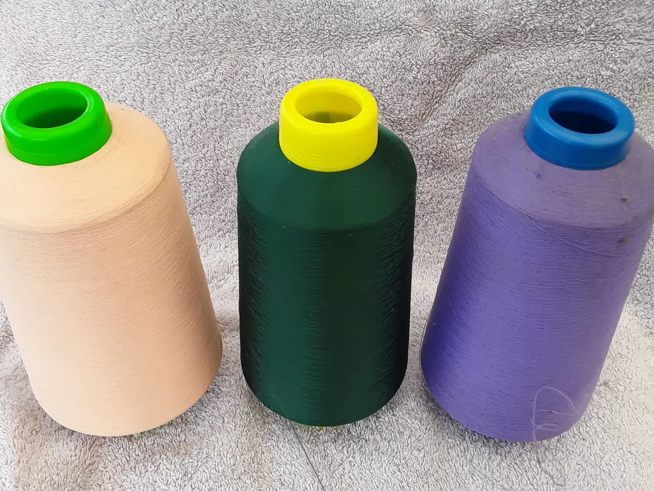 Billede 1 - Overlock tråd