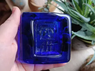 Erik Höglund glas værk med robot