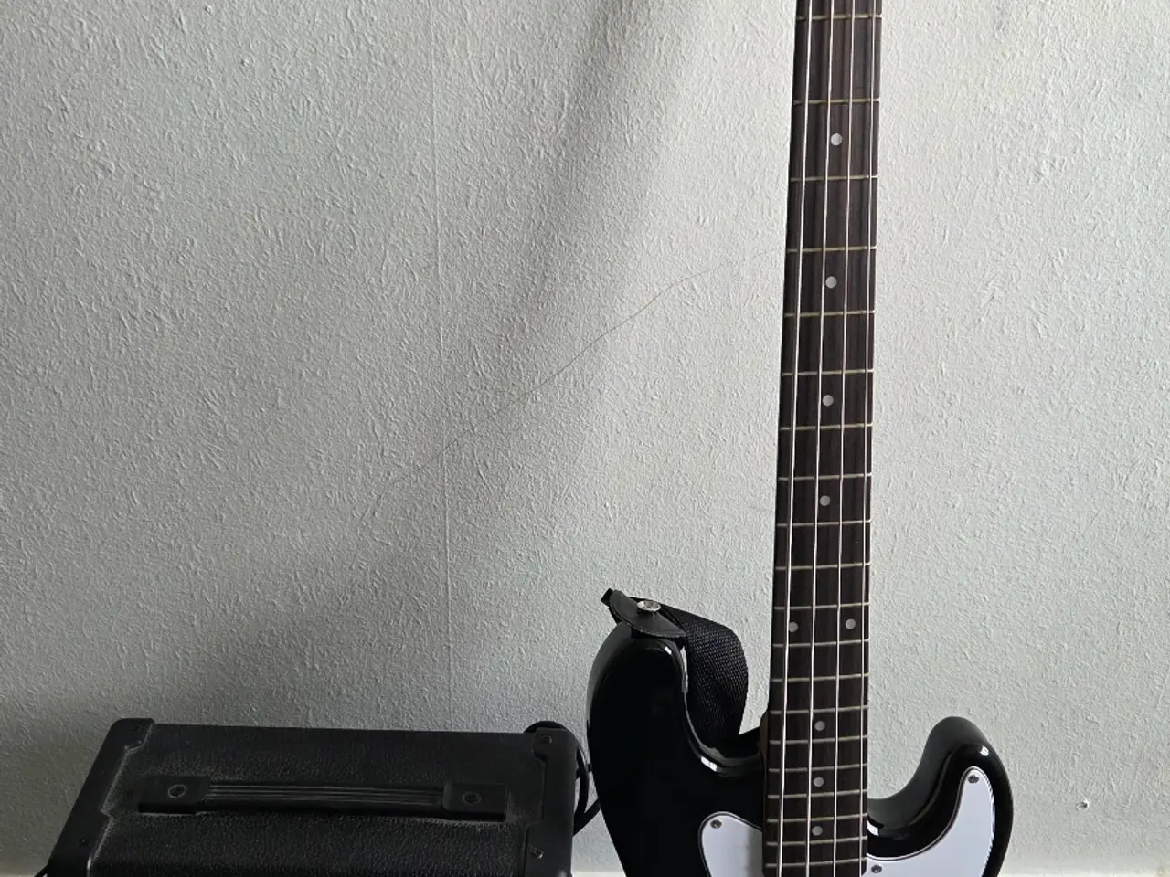 Billede 1 - Gear4music basguitar til børn