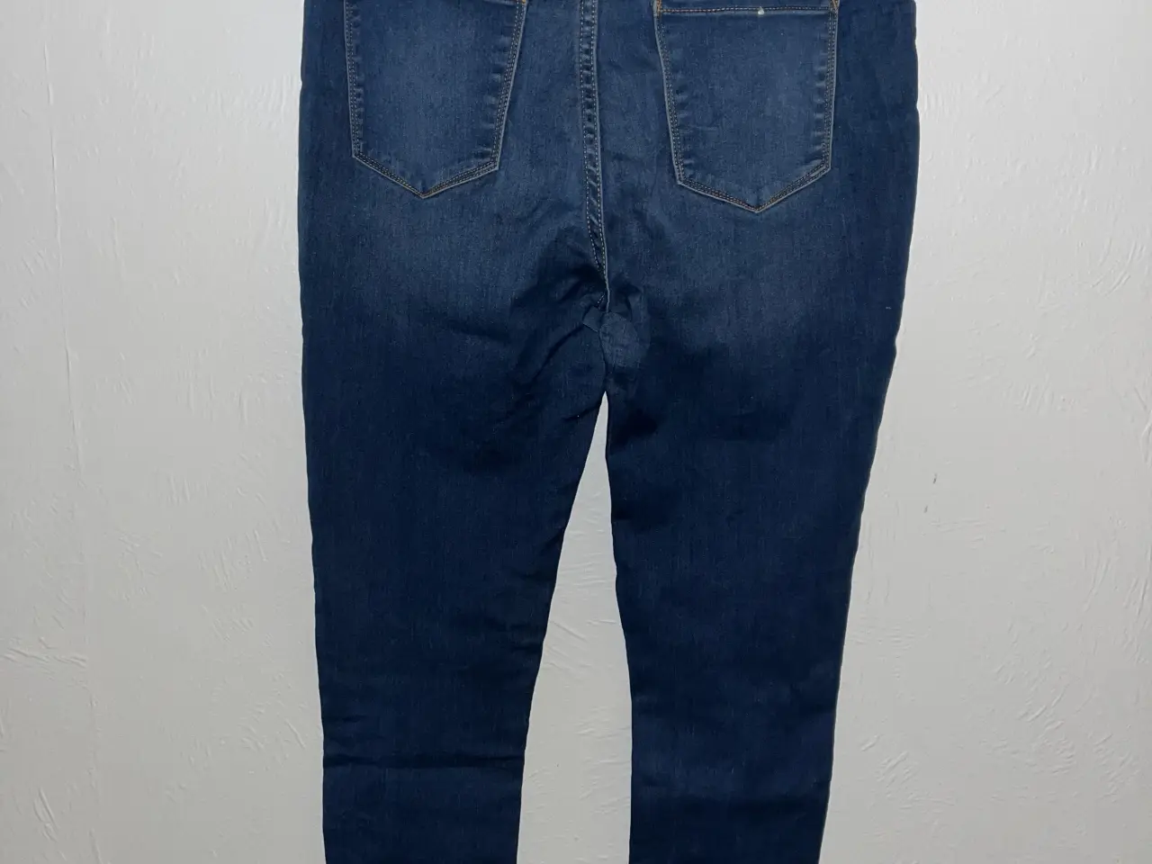 Billede 2 - PIECES cowboybukser med stræk - str. L