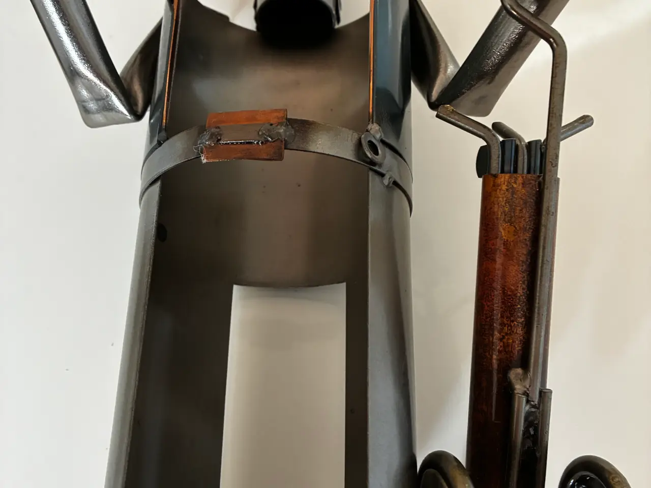 Billede 4 - Vinholder i metal golfspiller figur
