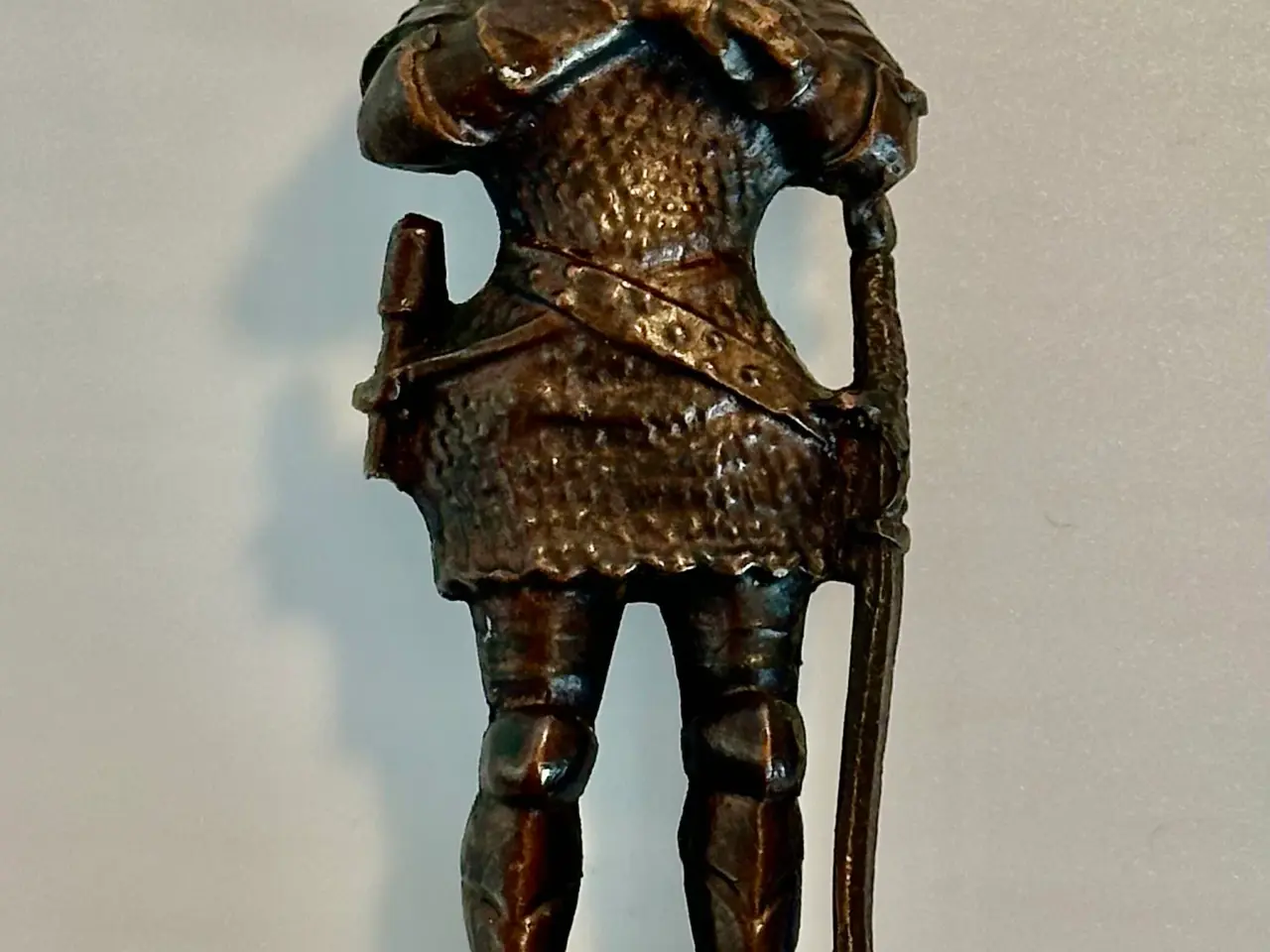Billede 8 - Vintage miniature ridderfigur håndstøbt af bronze