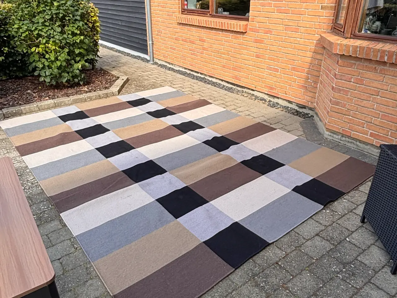 Billede 2 - Ternet tæppe fra IKEA