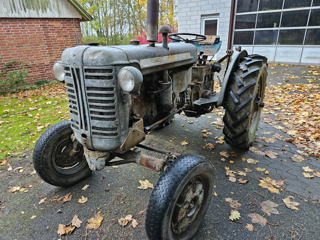 Billede 2 - IH Farmall 235 Benzin Galvaniseret Specialmodel