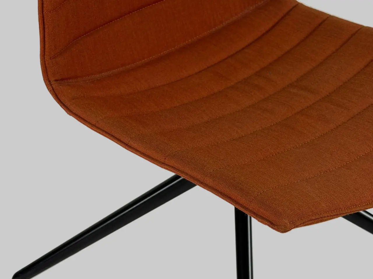 Billede 5 - Arper Catifa 46 Stol – Orange/Sort Stel