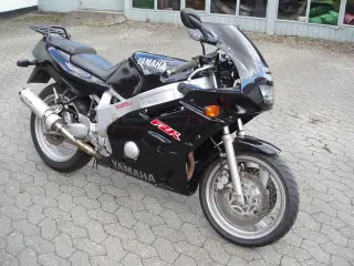 Yamaha fzr 600 -