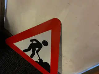 Et skilt