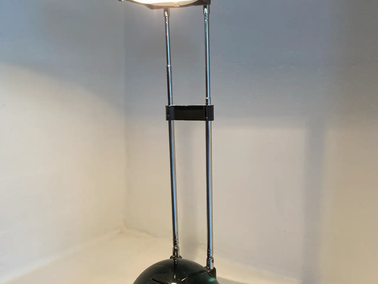 Billede 1 - Skrivebordslampe sort justerbar