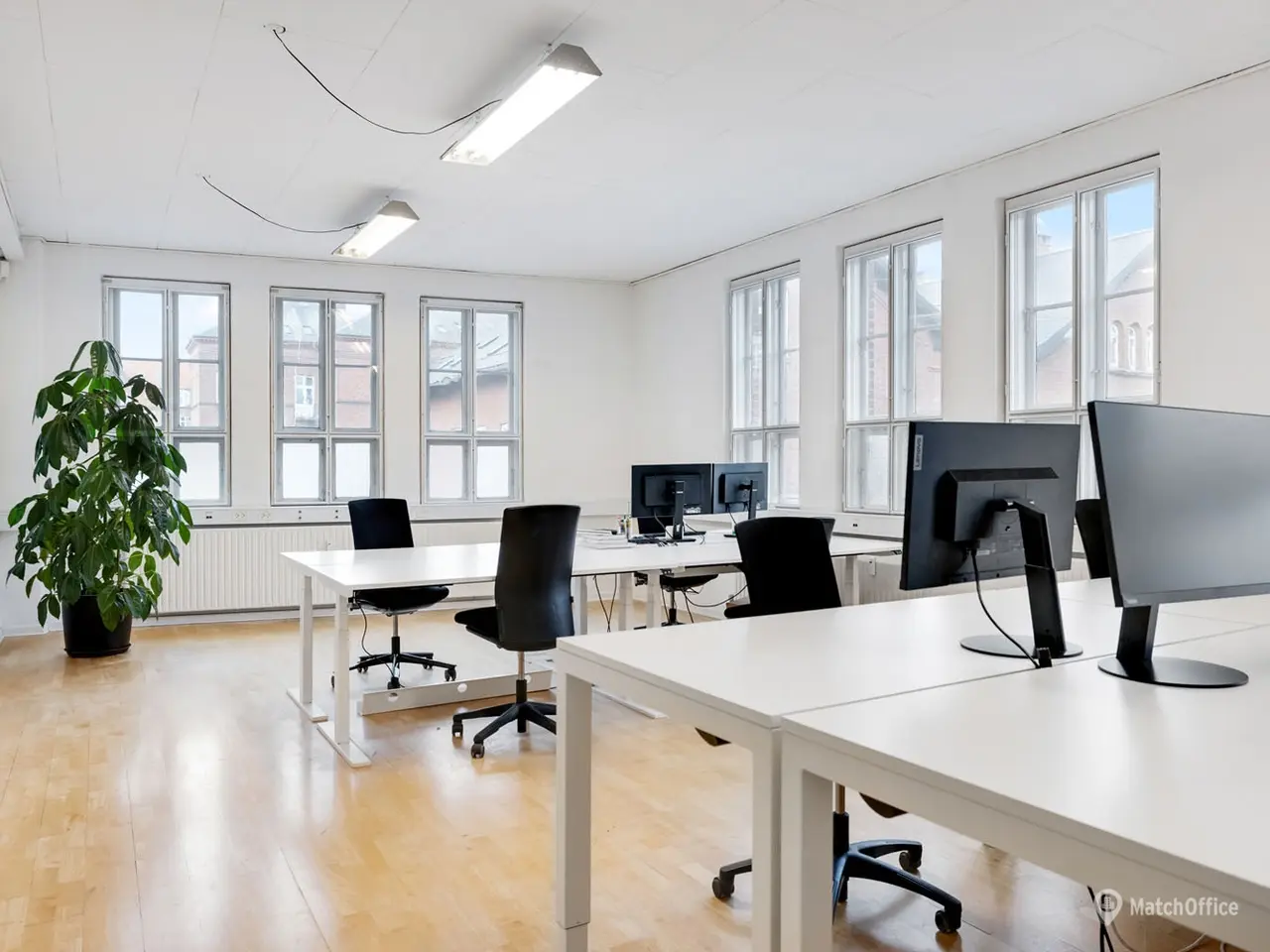 Billede 9 - Flot og lyst kontor i den gamle chokoladefabrik