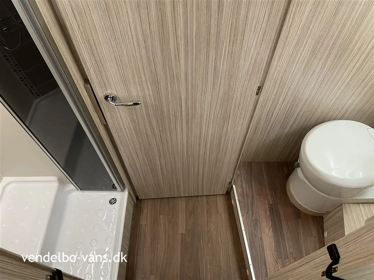 Billede 12 - 2024 - Elnagh T-Loft 530   Enkeltsenge og stor garage - 5 selepladser