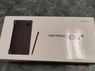 Nintendo DSi med spil og travel kit