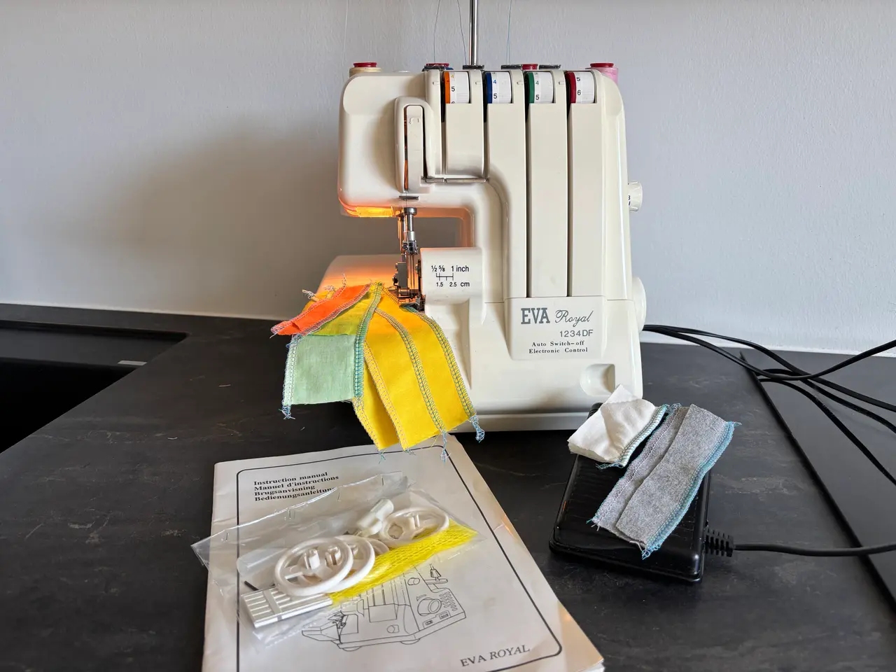 Billede 1 - Eva royal 1234. DF overlocker