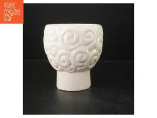 Hvid keramikvase fra Søstrene Grene (str. 17 cm)