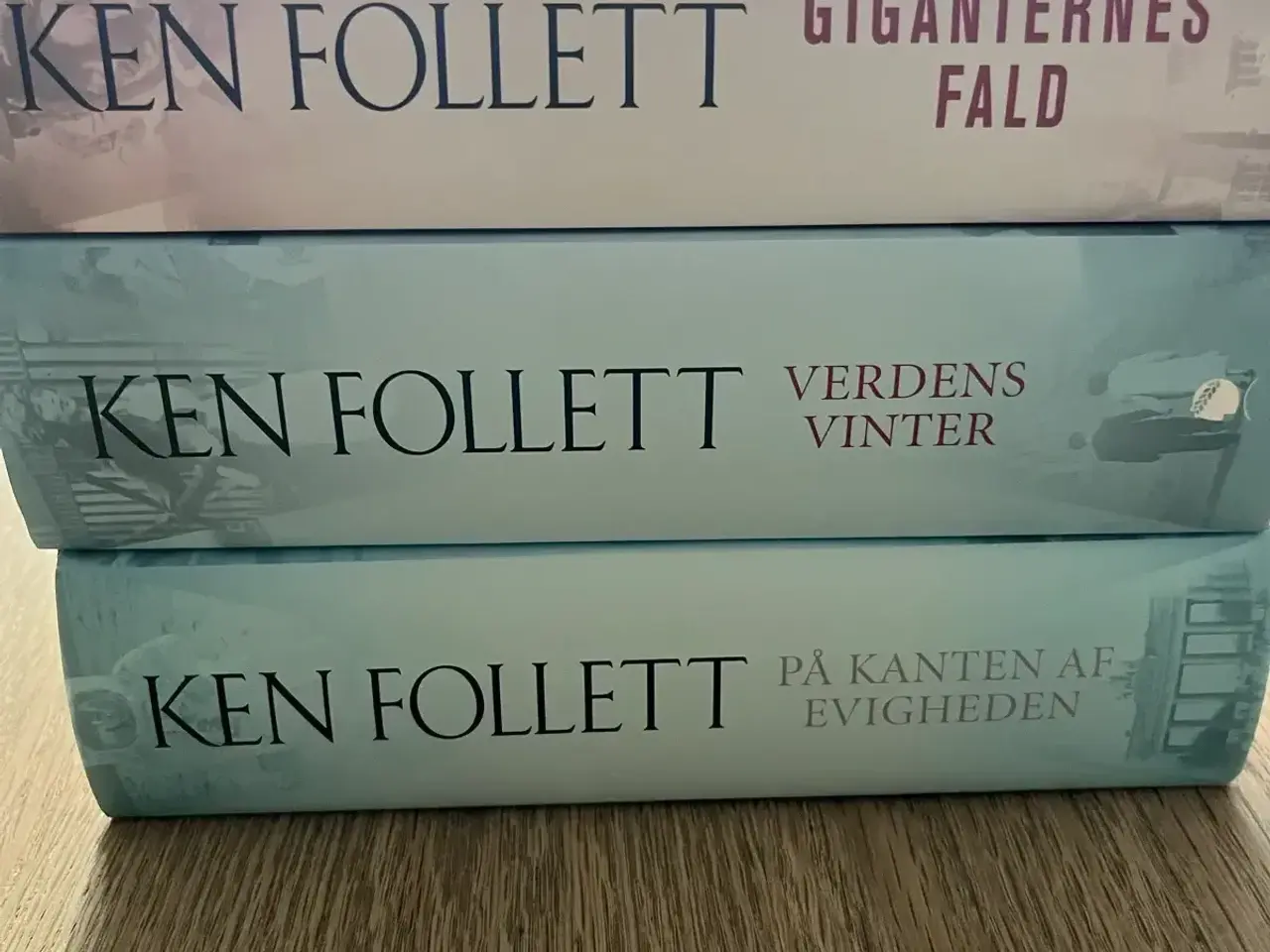 Billede 1 - Ken Follett triologi, om 1900-tallet