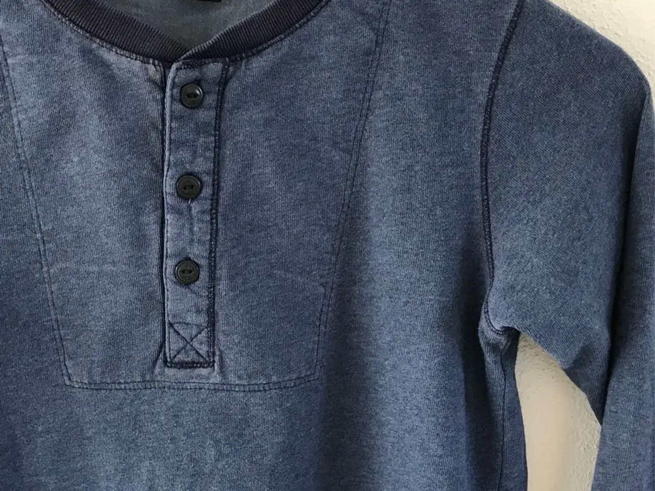 Billede 2 - Bluse str.140