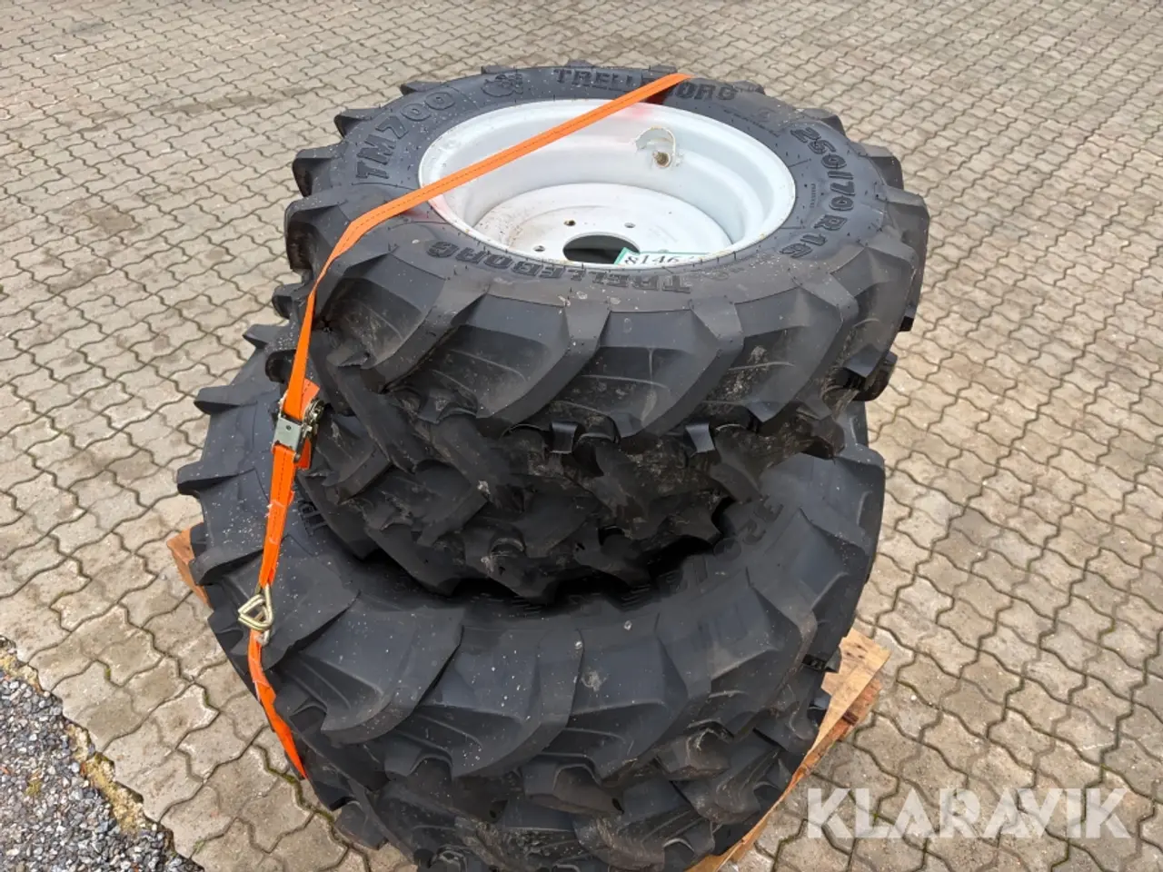 Billede 3 - Kompakttraktor dæk 2 styk 260/70 R16 og 2 styk 320/85 R