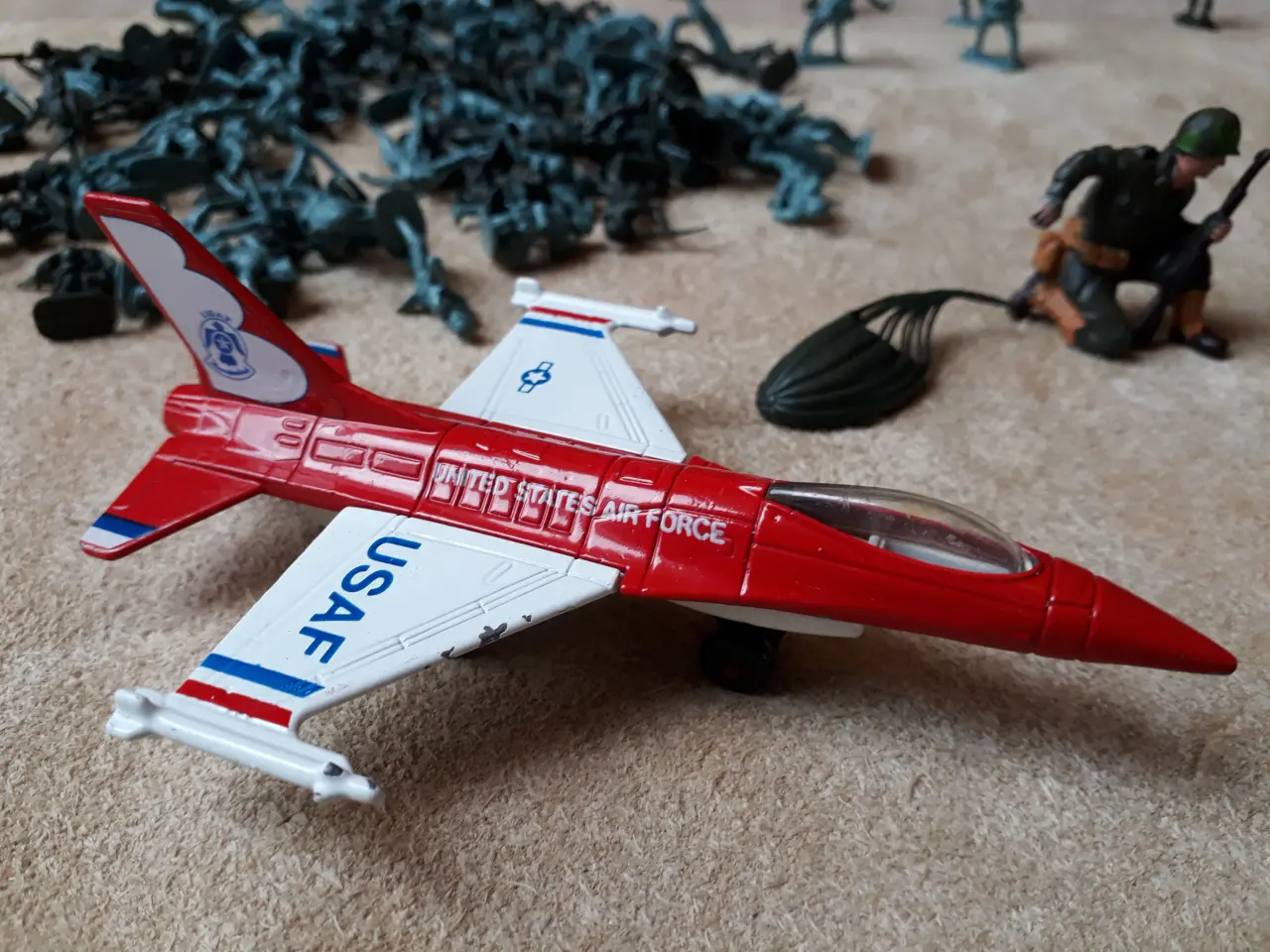 Billede 7 - Matchbox Air Force Fly og Soldater