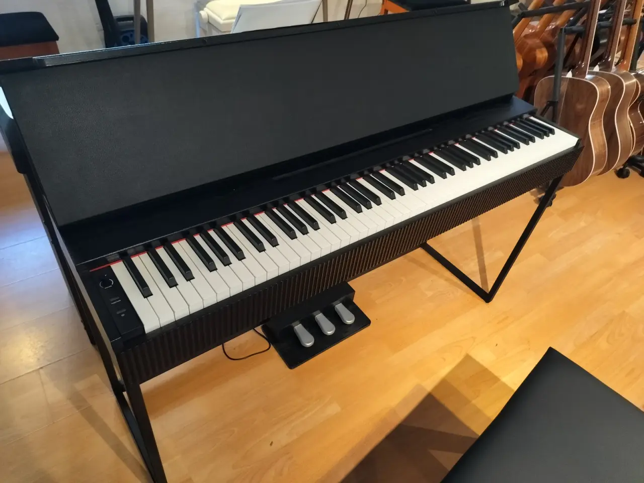 Billede 1 - Donner Aura S300 med læder låg. (Demo)