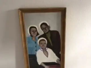 Gammel billedramme i træ
