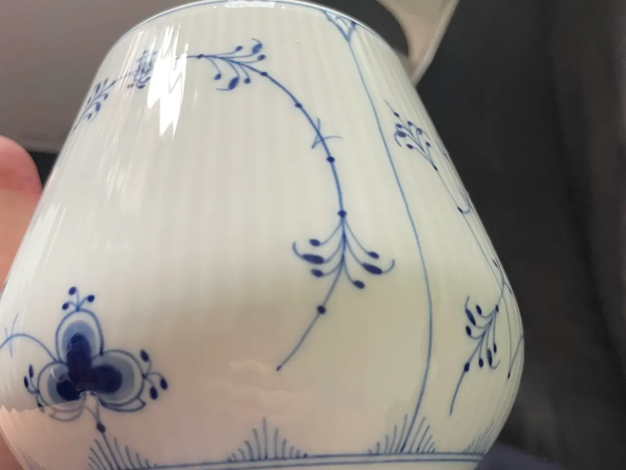 Billede 3 - Missen riflet lille vase