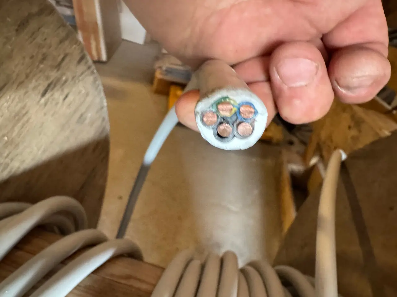Billede 3 - Kabel til ev lader feks 5/6