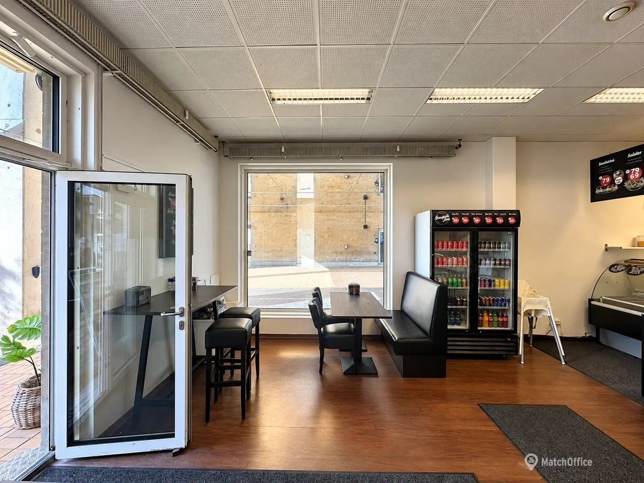 Billede 3 - Mindre cafe/sandwich bar centralt i Høje Taastrup