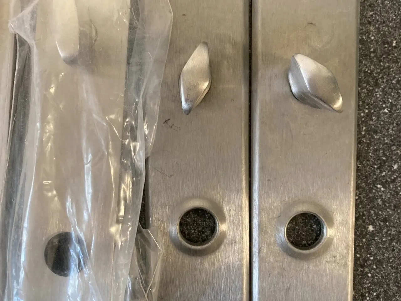 Billede 2 - parti of 12x Assa Abloy Spacer Long Plates w.