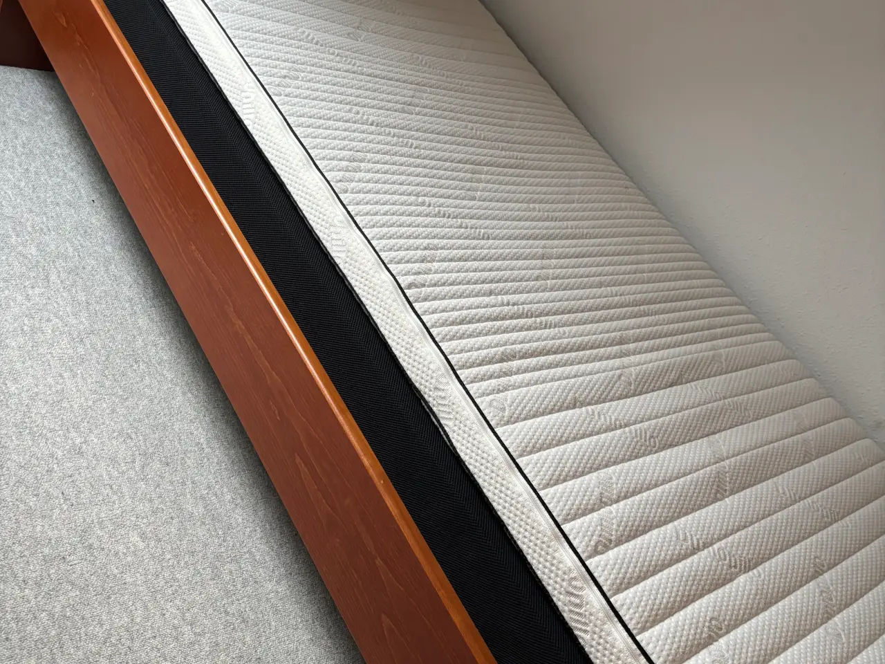 Billede 4 - Seng med elevationbund og Donlopillo madras