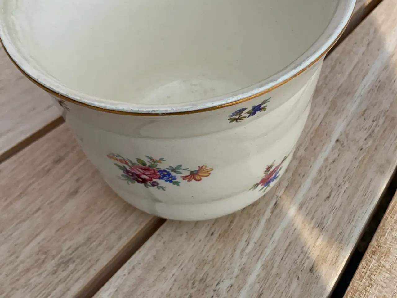 Billede 4 - Smuk gammel urtepotteskjuler.