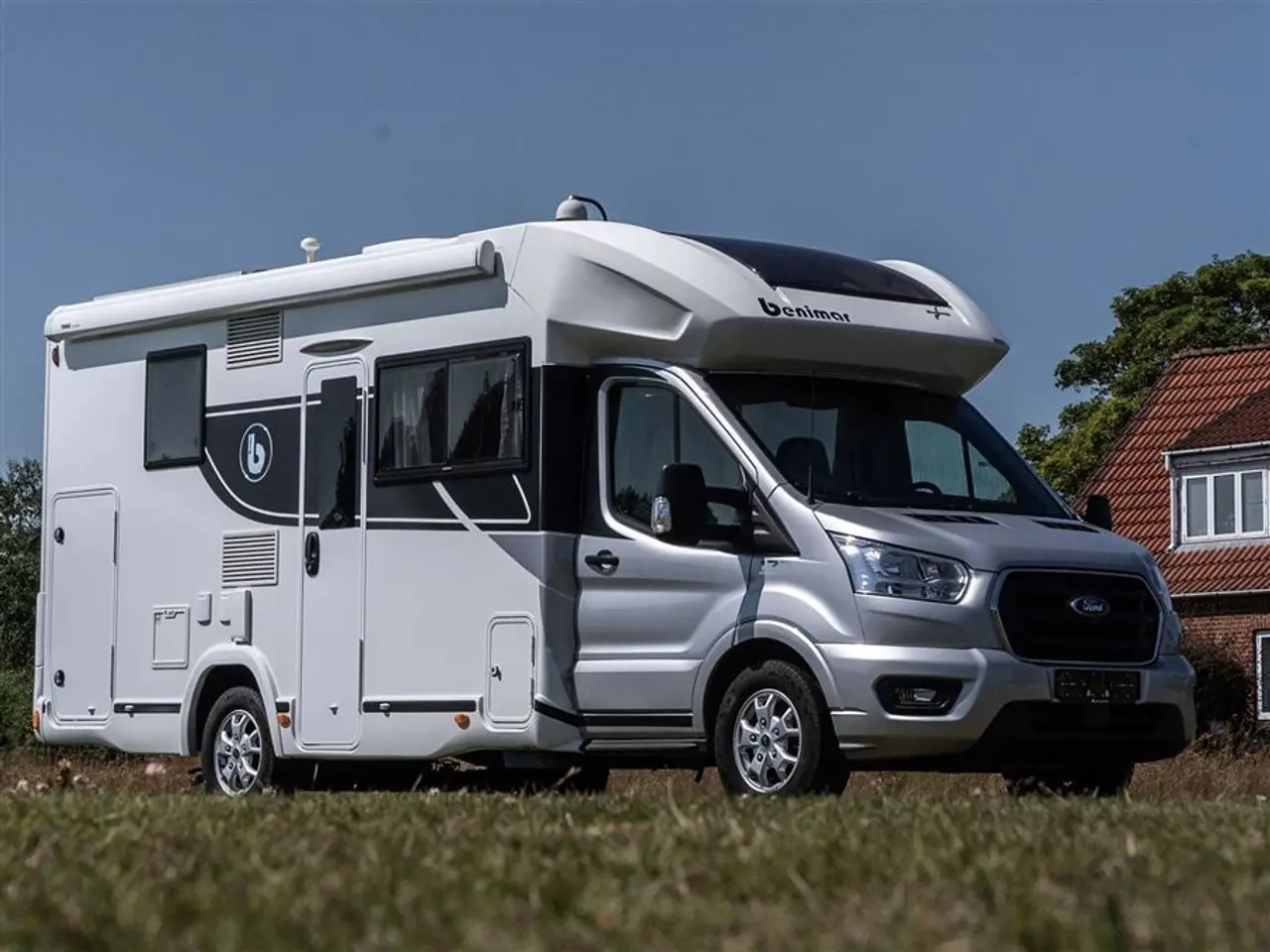 Billede 1 - 2022 - Benimar Tessoro 488 NK Rummelig camper med face-to-face siddegruppe