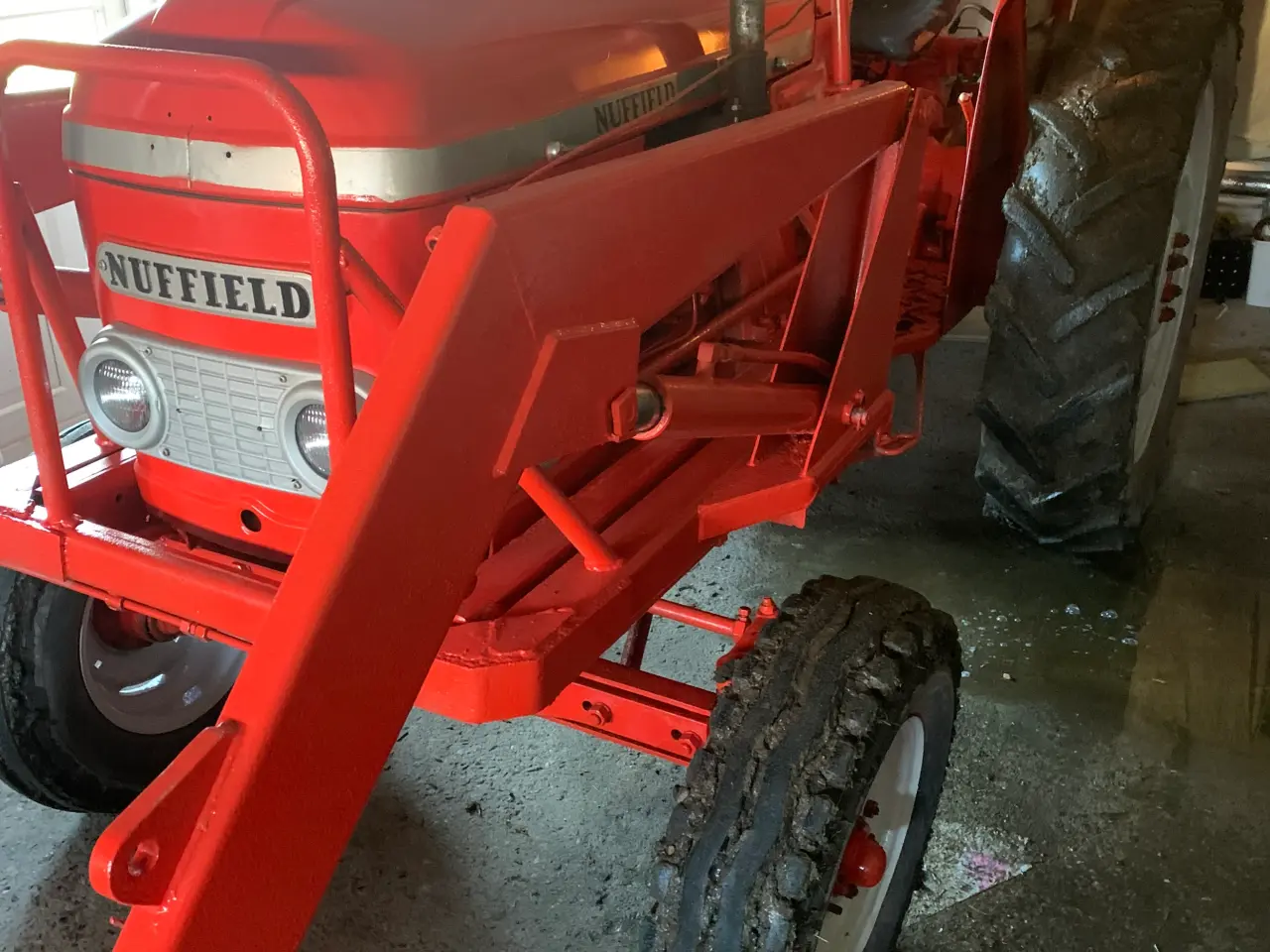 Billede 2 - Nyrenoveret traktor