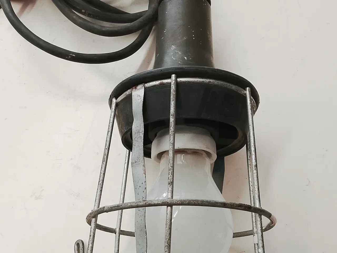 Billede 2 - Ældre Håndlampe uden glas.
