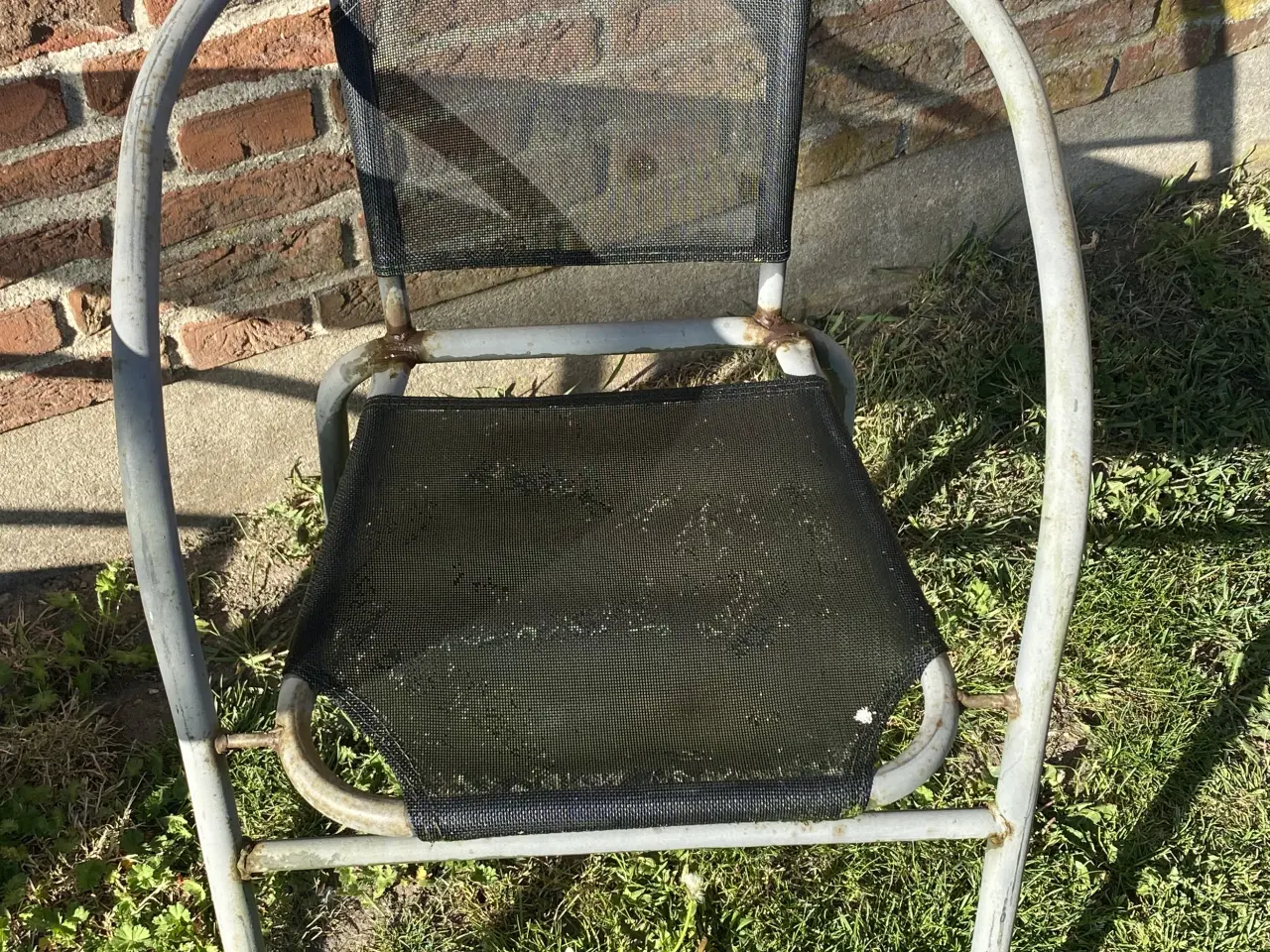 Billede 3 - Lille rundt cafébord med rillet glasplade og metal