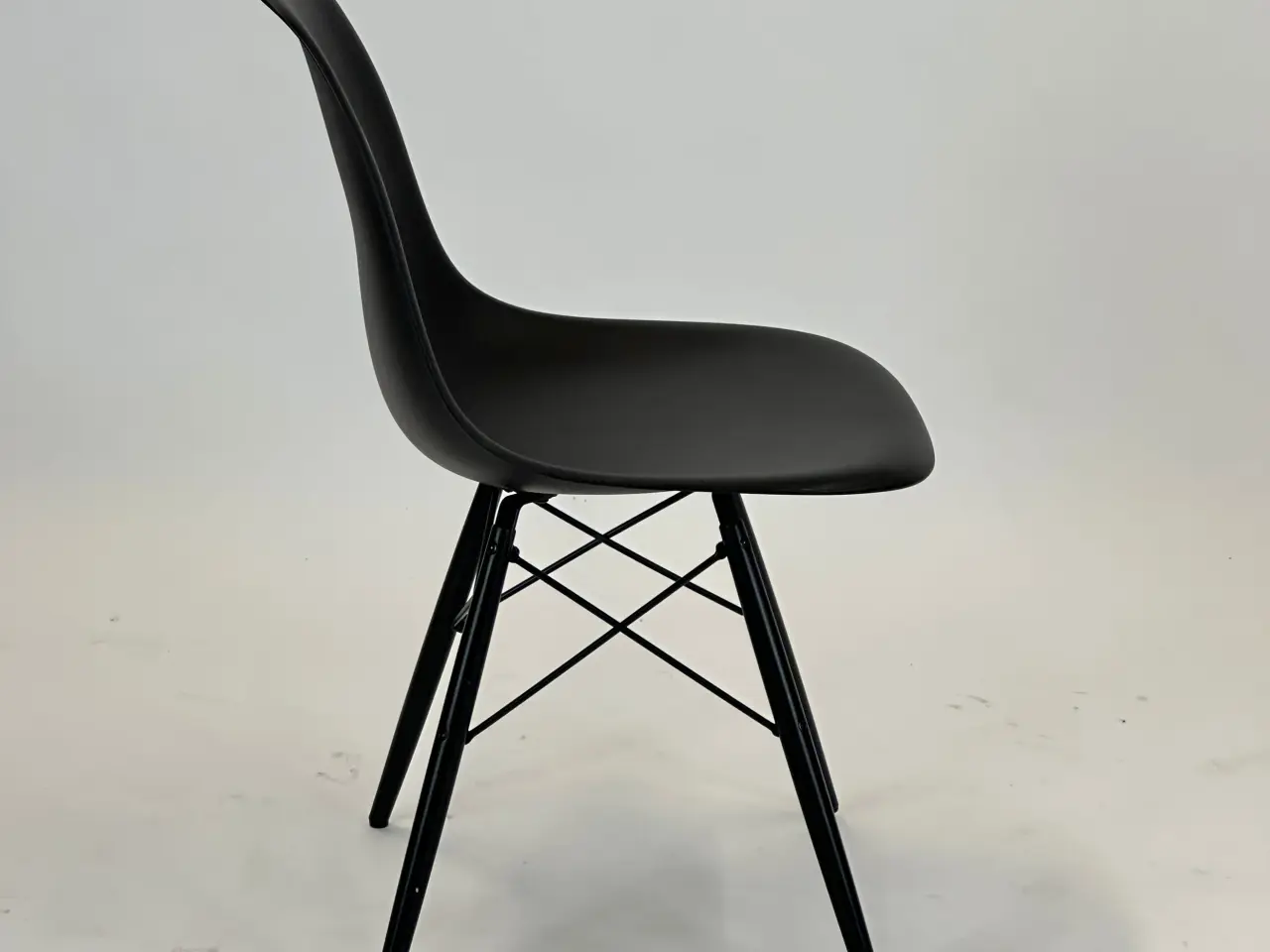 Billede 6 - Vitra Eames Plastic Side Chair DSW Stol – Sort