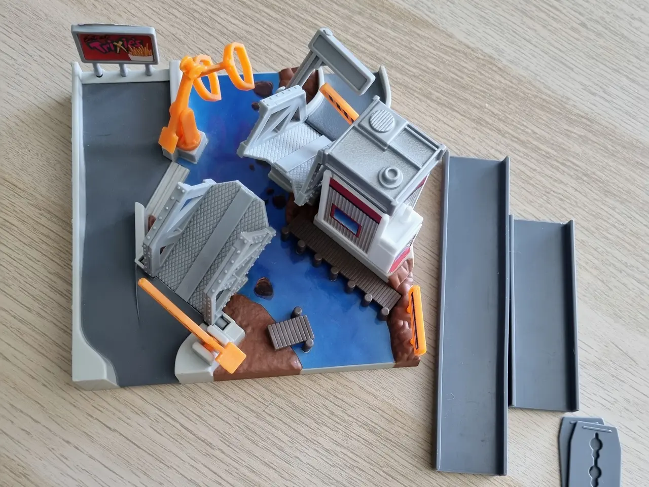 Billede 5 - Drawbridge Bay Playset 1994 Galoob. Micro Machines
