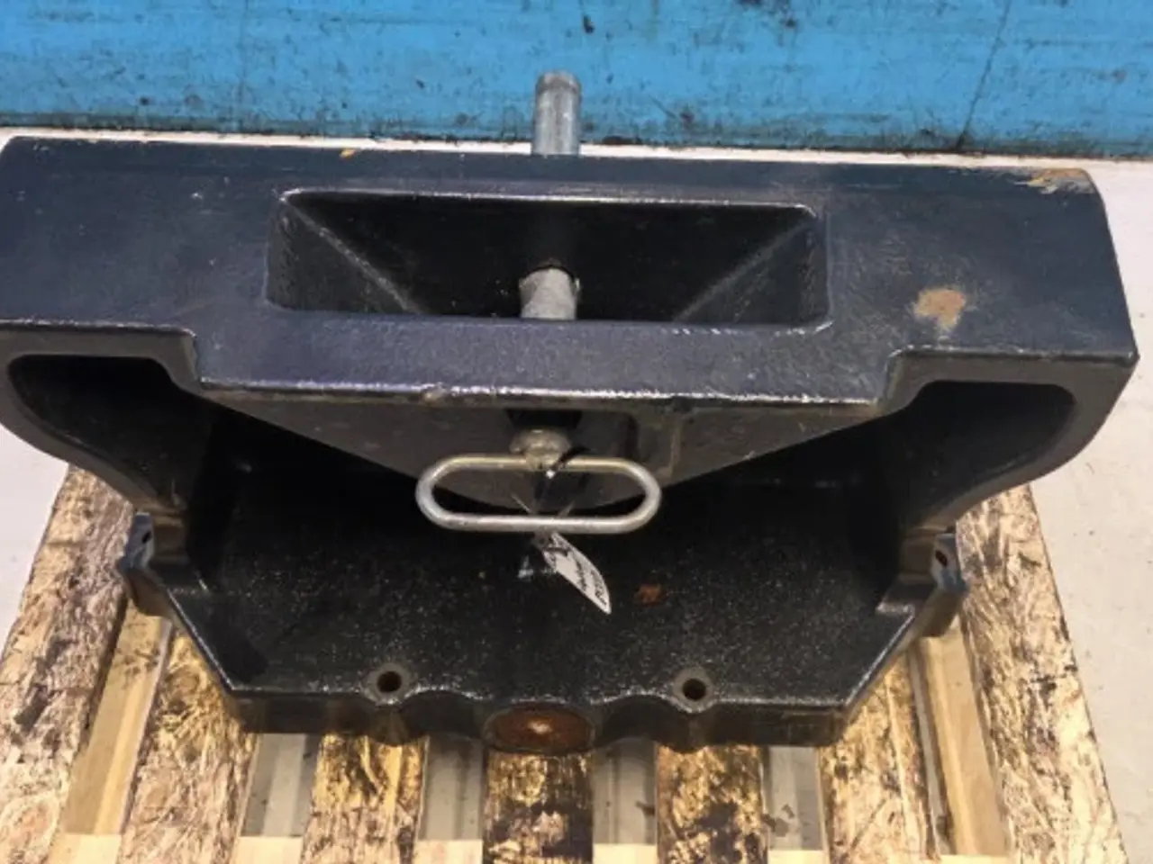 Billede 15 - Case Farmall 115C Frontvægt Holder 84313805